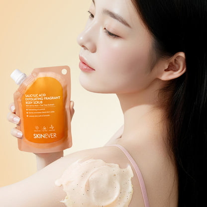 Woman applying SKINEVER body scrub with a beige background